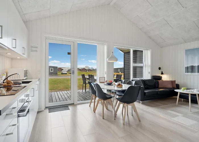 度假居 Two-bedroom 04 *